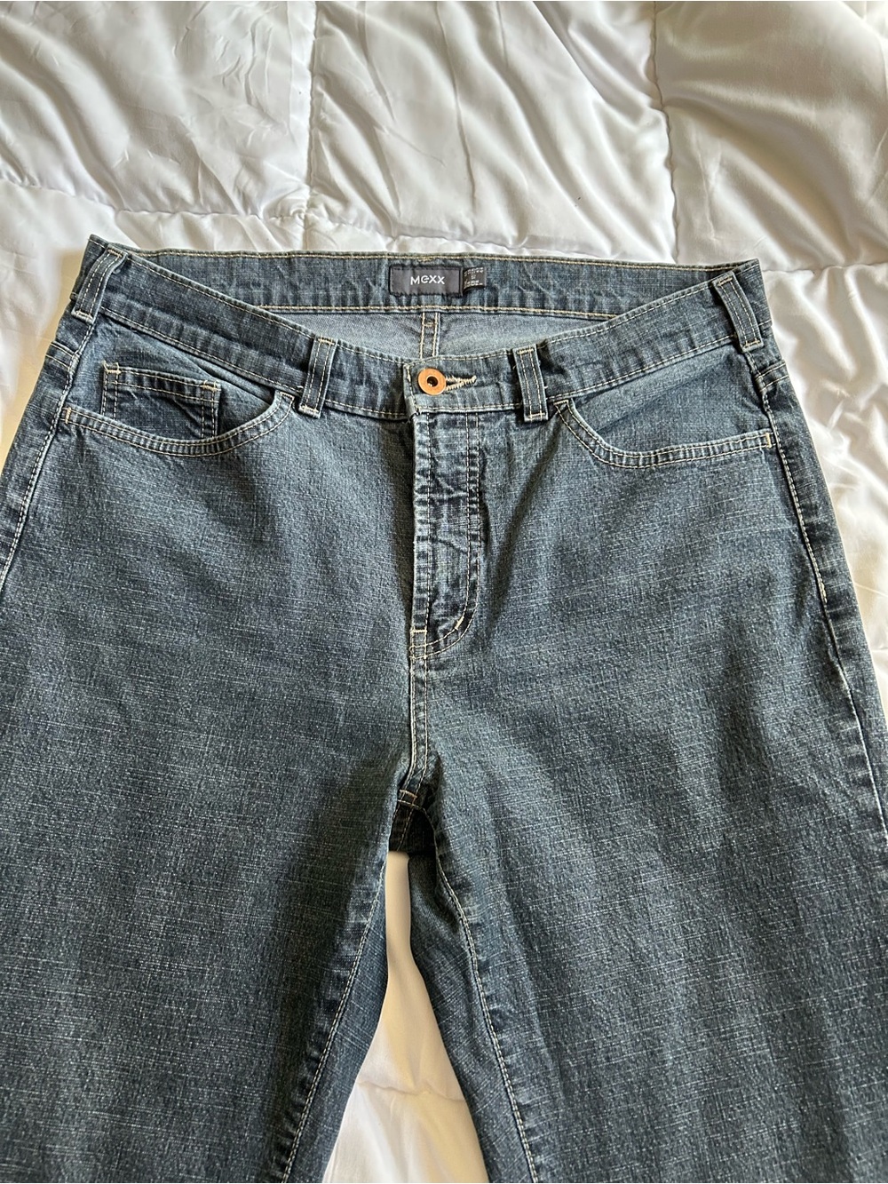 Mexx Straight-Leg Denim Jeans in Medium Blue Wash